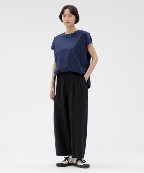 MHL.(エムエイチエル)の「LIGHTWEIGHT COTTON NYLON TWILL(その他パンツ・レディース・ボルドー/ブラック・1/0/3/2)」の3枚目の写真