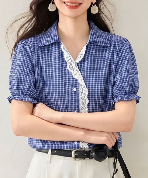 AMAJI(アマジ)の「チェック柄 レース切替 ブラウス(シャツ/ブラウス・レディース・ブルー・LARGE/X-LARGE/MEDIUM)」の1枚目の写真