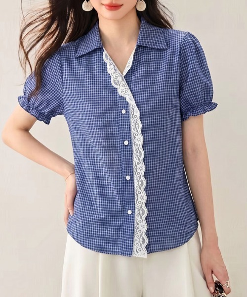 AMAJI(アマジ)の「チェック柄 レース切替 ブラウス(シャツ/ブラウス・レディース・ブルー・LARGE/X-LARGE/MEDIUM)」の3枚目の写真