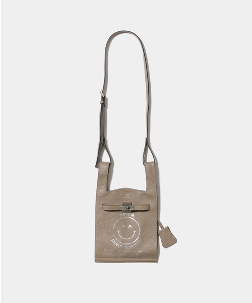 beautiful people(ビューティフルピープル)の「gratitude market shoulder bag(ショルダーバッグ・レディース・ブラック/グレー/グレイッシュベージュ/キャメル・FREE)」の3枚目の写真
