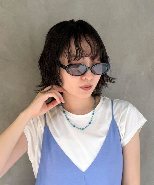 fredy emue(フレディエミュ)の「ブラックオーバルサングラス(サングラス・レディース・ブラック・FREE)」の2枚目の写真