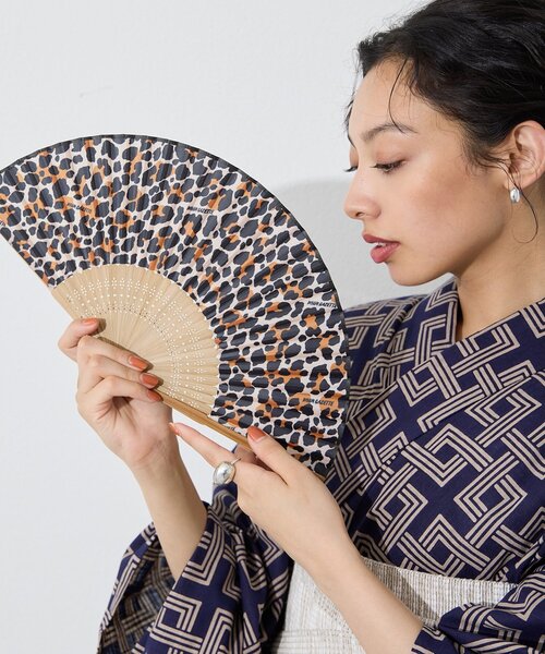Whim Gazette(ウィムガゼット)の「扇子(和装小物・レディース・ネイビー/ベージュ・FREE)」の7枚目の写真