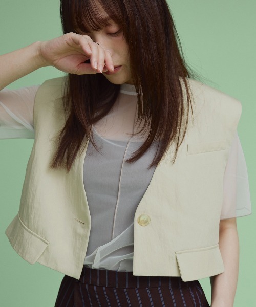W:Huku（フーク）の「【W:Huku / ドライタッチツイル】ノーカラー ショート ベスト / Dry-Touch Twill No-Collar Short Vest（ベスト・レディース・ブラック/ベージュ・FREE）」の14枚目の写真