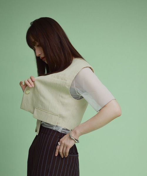 W:Huku（フーク）の「【W:Huku / ドライタッチツイル】ノーカラー ショート ベスト / Dry-Touch Twill No-Collar Short Vest（ベスト・レディース・ブラック/ベージュ・FREE）」の6枚目の写真