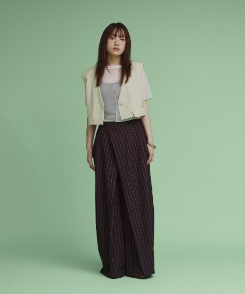 W:Huku（フーク）の「【W:Huku / ドライタッチツイル】ノーカラー ショート ベスト / Dry-Touch Twill No-Collar Short Vest（ベスト・レディース・ブラック/ベージュ・FREE）」の7枚目の写真