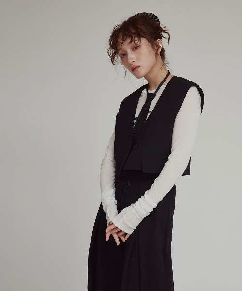 W:Huku（フーク）の「【W:Huku / ドライタッチツイル】ノーカラー ショート ベスト / Dry-Touch Twill No-Collar Short Vest（ベスト・レディース・ブラック/ベージュ・FREE）」の8枚目の写真