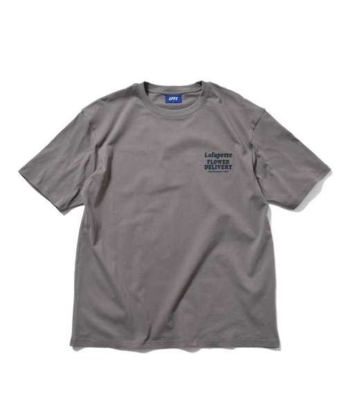 LFYT(エルエフワイティー)の「LFYT ラファイエット【Lafayette】- 半袖Tシャツ【FLOWER DELIVERY TEE LS260114】(Tシャツ/カットソー・メンズ・イエロー/チャコール/ホワイト・X-LARGE/LARGE/MEDIUM/XX-LARGE/SMALL)」の7枚目の写真