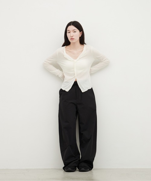OFROOM(オフルーム)の「Nylon Curve Pants|ナイロンカーブパンツ(その他パンツ・レディース・ブルー/ネイビー/ブラック/ホワイト・MEDIUM/SMALL)」の3枚目の写真