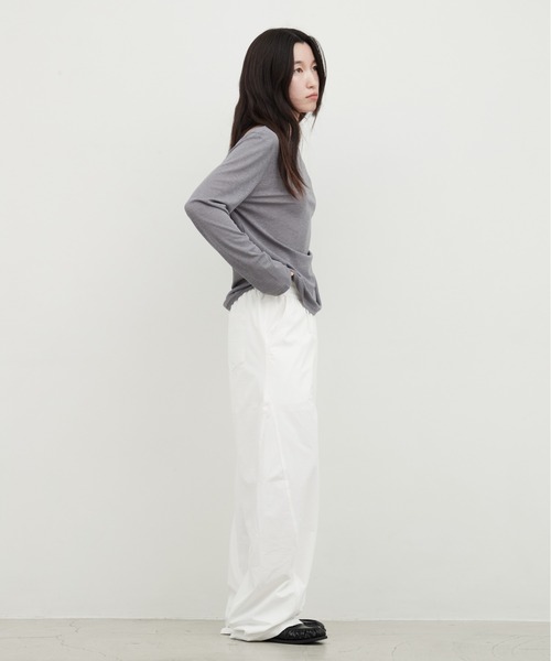 OFROOM(オフルーム)の「Nylon Curve Pants|ナイロンカーブパンツ(その他パンツ・レディース・ブルー/ネイビー/ブラック/ホワイト・MEDIUM/SMALL)」の10枚目の写真