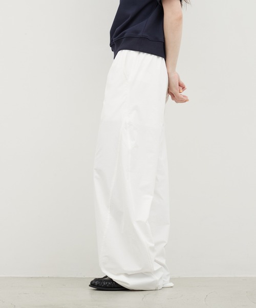 OFROOM(オフルーム)の「Nylon Curve Pants|ナイロンカーブパンツ(その他パンツ・レディース・ブルー/ネイビー/ブラック/ホワイト・MEDIUM/SMALL)」の8枚目の写真