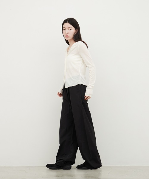 OFROOM(オフルーム)の「Nylon Curve Pants|ナイロンカーブパンツ(その他パンツ・レディース・ブルー/ネイビー/ブラック/ホワイト・MEDIUM/SMALL)」の17枚目の写真