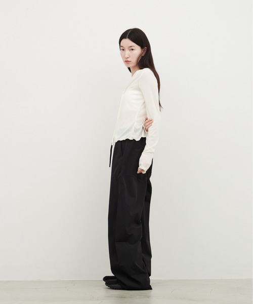 OFROOM(オフルーム)の「Nylon Curve Pants|ナイロンカーブパンツ(その他パンツ・レディース・ブルー/ネイビー/ブラック/ホワイト・MEDIUM/SMALL)」の18枚目の写真