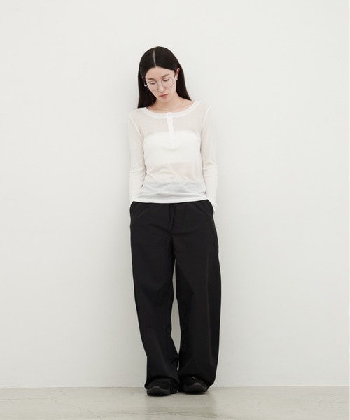OFROOM(オフルーム)の「Nylon Curve Pants|ナイロンカーブパンツ(その他パンツ・レディース・ブルー/ネイビー/ブラック/ホワイト・MEDIUM/SMALL)」の19枚目の写真