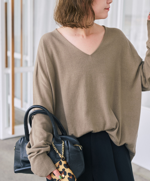 Spick & Span(スピックアンドスパン)の「《全新色 / 追加》コットンバルキーヤーンルーズVネックプルオーバー(ニット/セーター・レディース・ネイビー/モカ/マスタード・FREE)」の14枚目の写真