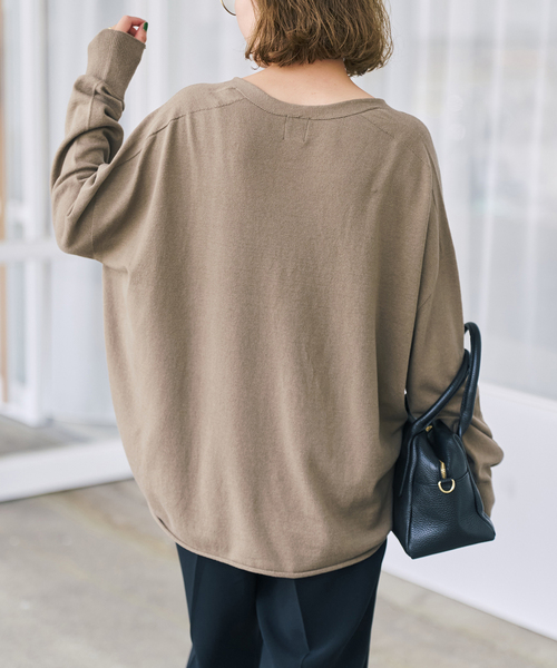 Spick & Span(スピックアンドスパン)の「《全新色 / 追加》コットンバルキーヤーンルーズVネックプルオーバー(ニット/セーター・レディース・ネイビー/モカ/マスタード・FREE)」の16枚目の写真