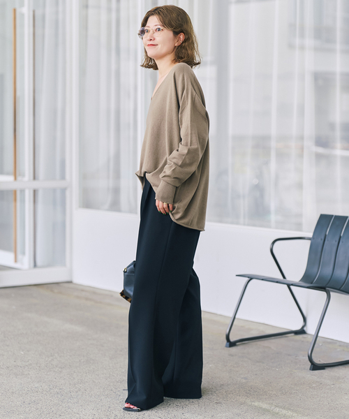 Spick & Span(スピックアンドスパン)の「《全新色 / 追加》コットンバルキーヤーンルーズVネックプルオーバー(ニット/セーター・レディース・ネイビー/モカ/マスタード・FREE)」の18枚目の写真