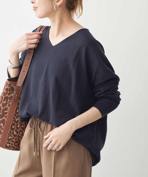 Spick & Span(スピックアンドスパン)の「《全新色 / 追加》コットンバルキーヤーンルーズVネックプルオーバー(ニット/セーター・レディース・ネイビー/モカ/マスタード・FREE)」の21枚目の写真