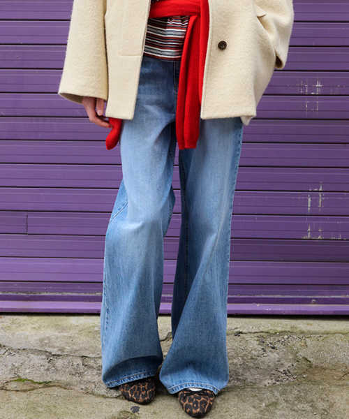 MURMURE(ミュールミュール)の「リニューアワイドブーツカットデニムパンツ_Renewer Pants(デニムパンツ・レディース・ライトブルー・SMALL/MEDIUM/LARGE)」の3枚目の写真