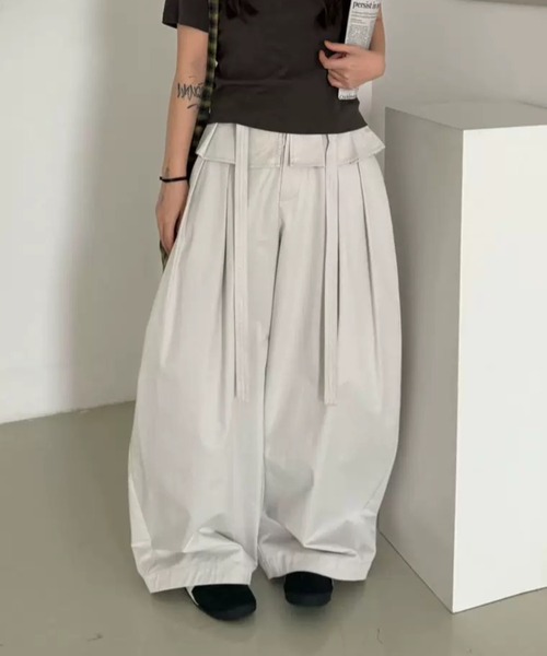 Vipoa(ヴィポア)の「Frill layered relaxy pants(その他パンツ・レディース・ベージュ/ホワイト/チャコールグレー/ライトベージュ・FREE)」の4枚目の写真