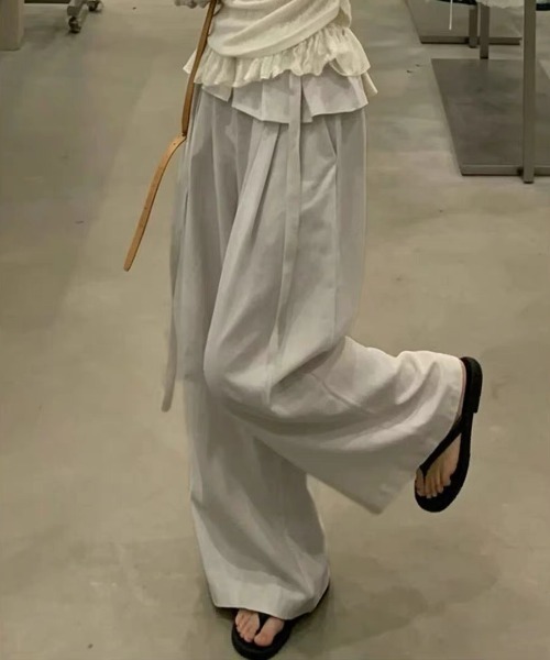 Vipoa(ヴィポア)の「Frill layered relaxy pants(その他パンツ・レディース・ベージュ/ホワイト/チャコールグレー/ライトベージュ・FREE)」の14枚目の写真