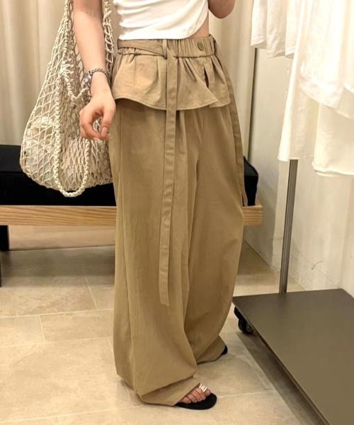 Vipoa(ヴィポア)の「Frill layered relaxy pants(その他パンツ・レディース・ベージュ/ホワイト/チャコールグレー/ライトベージュ・FREE)」の6枚目の写真