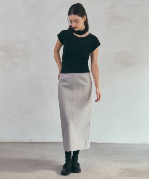 OURNOSTALGIA(アワー ノスタルジア)の「tweed pencil long skirt_Light gray(O25-SK15)(スカート・レディース・ライトグレー・MEDIUM/SMALL)」の2枚目の写真