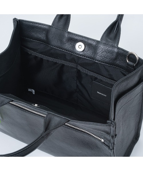 MANIUNO(マニウノ)の「MANIUNO(マニウノ) Oil leather レザースクエアミニトート(M)(トートバッグ・メンズ・ネイビー/ブラック・FREE)」の7枚目の写真