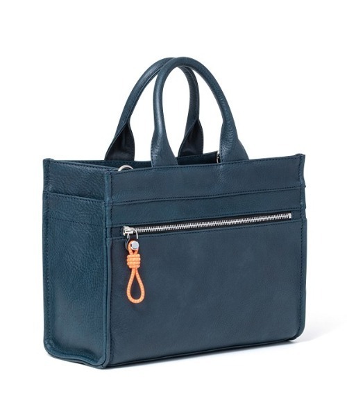 MANIUNO(マニウノ)の「MANIUNO(マニウノ) Oil leather レザースクエアミニトート(M)(トートバッグ・メンズ・ネイビー/ブラック・FREE)」の10枚目の写真