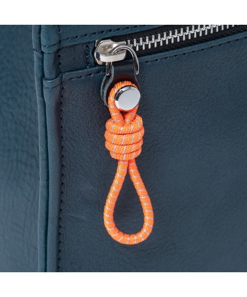 MANIUNO(マニウノ)の「MANIUNO(マニウノ) Oil leather レザースクエアミニトート(M)(トートバッグ・メンズ・ネイビー/ブラック・FREE)」の18枚目の写真