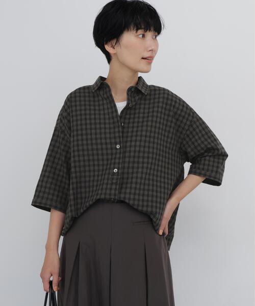 human woman(ヒューマンウーマン)の「◆【清涼素材 / チェック・ストライプ柄】スラブローンミニカラーシャツブラウス(シャツ/ブラウス・レディース・チャコールグレー/ブルー系その他3・MEDIUM)」の16枚目の写真