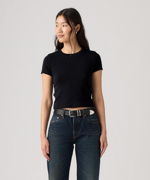 Levi's(リーバイス)の「Levi's/リーバイス エッセンシャル ベビーTシャツ(Tシャツ/カットソー・レディース・ブラック・XS/S/M)」の2枚目の写真