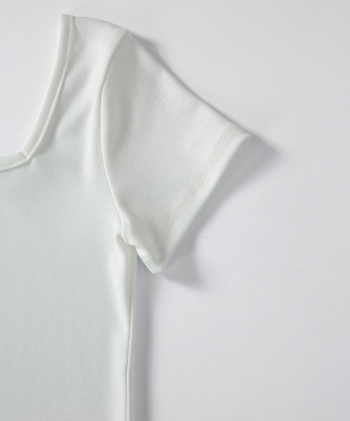 ASON(アズオン)の「SQUARE LINE TEE / WHITE(Tシャツ/カットソー・レディース・その他・FREE)」の5枚目の写真