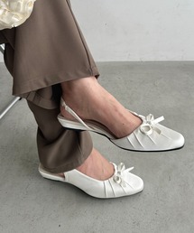 ギャザーワンポイントリボンストラップ付きサテンパンプス