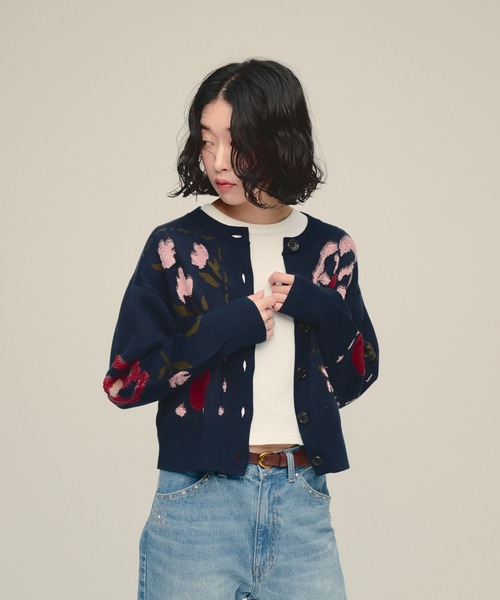 eL(エル)の「【eL】12G Botanical Jacquard Cardigan/1057206(カーディガン/ボレロ・レディース・グレー系その他/ネイビー系・FREE)」の2枚目の写真