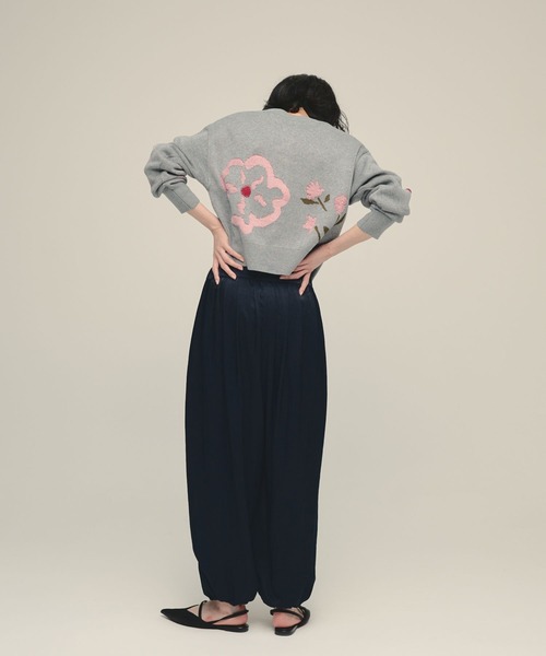 eL(エル)の「【eL】12G Botanical Jacquard Cardigan/1057206(カーディガン/ボレロ・レディース・グレー系その他/ネイビー系・FREE)」の5枚目の写真