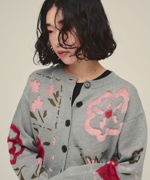 eL(エル)の「【eL】12G Botanical Jacquard Cardigan/1057206(カーディガン/ボレロ・レディース・グレー系その他/ネイビー系・FREE)」の7枚目の写真