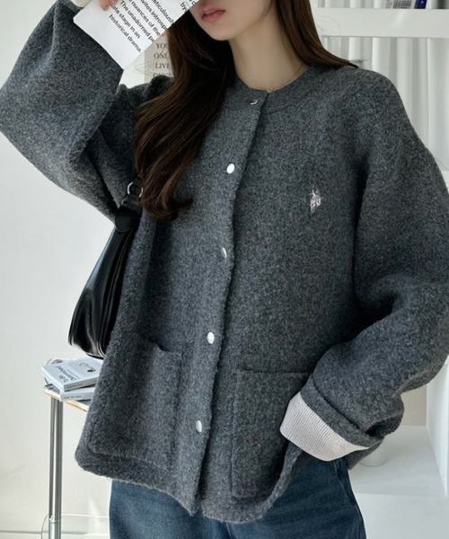U.S. POLO ASSN.(ユーエスポロアッスン)の「【Ada.別注 U.S. POLO ASSN.】 バイカラー デザイン ニット コーディガン(カーディガン/ボレロ・レディース・グレー/グレイッシュベージュ/ブラック・S/M)」の9枚目の写真
