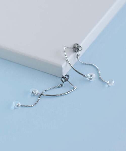 ANEMONE(アネモネ)の「クリアドロップ×チェーンバックキャッチピアス(ピアス(両耳用)・レディース・ゴールド/シルバー・FREE)」の9枚目の写真