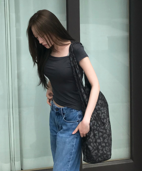 MASMARULEZ（マスマルールズ）の「[INT] Maxi easy shoulder bag_Leopard（ショルダーバッグ・レディース・その他・FREE）」の4枚目の写真