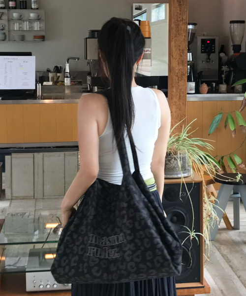 MASMARULEZ（マスマルールズ）の「[INT] Maxi easy shoulder bag_Leopard（ショルダーバッグ・レディース・その他・FREE）」の6枚目の写真