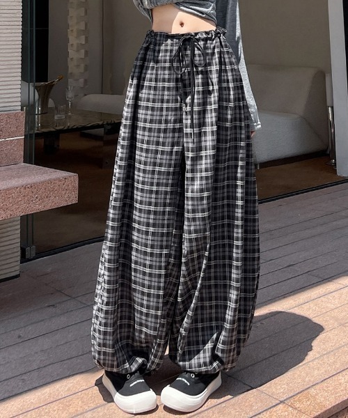 FLINEA(フリネア)の「チェック柄配色バルーンパンツ(その他パンツ・レディース・ブラウン/ブラック/イエロー・FREE)」の6枚目の写真