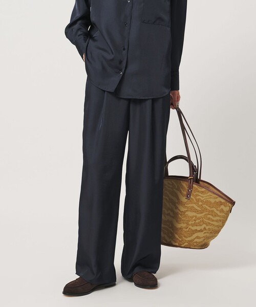UNITED ARROWS(ユナイテッドアローズ)の「シルクライク イージーパンツ ‐ウォッシャブル‐(その他パンツ・レディース・その他1/ネイビー・36/38)」の6枚目の写真