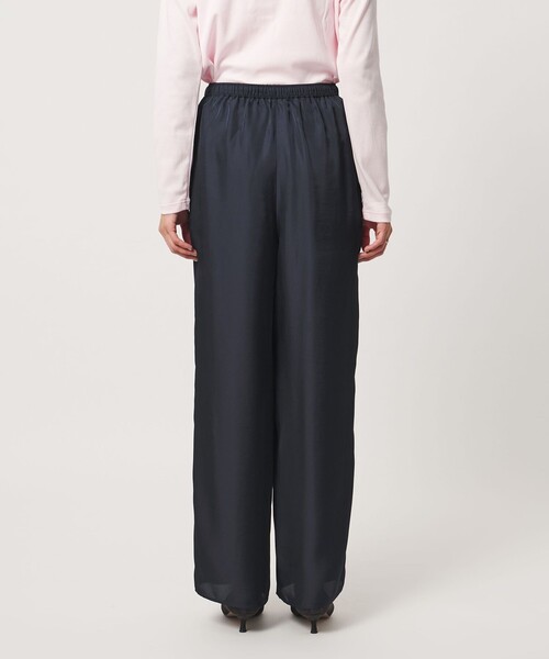 UNITED ARROWS(ユナイテッドアローズ)の「シルクライク イージーパンツ ‐ウォッシャブル‐(その他パンツ・レディース・その他1/ネイビー・36/38)」の11枚目の写真