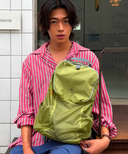 RAWROW（ロウロウ）の「コーデュラエアバックパック [3色]（バックパック/リュック・レディース・ブラック/グレー/ライム・FREE）」の4枚目の写真
