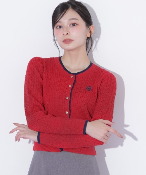 JILL by JILL STUART(ジルバイジルスチュアート)の「ミニケーブルカーディガン(ニット/セーター・レディース・ブラウン/レッド/ホワイト/ネイビー・FREE)」の4枚目の写真
