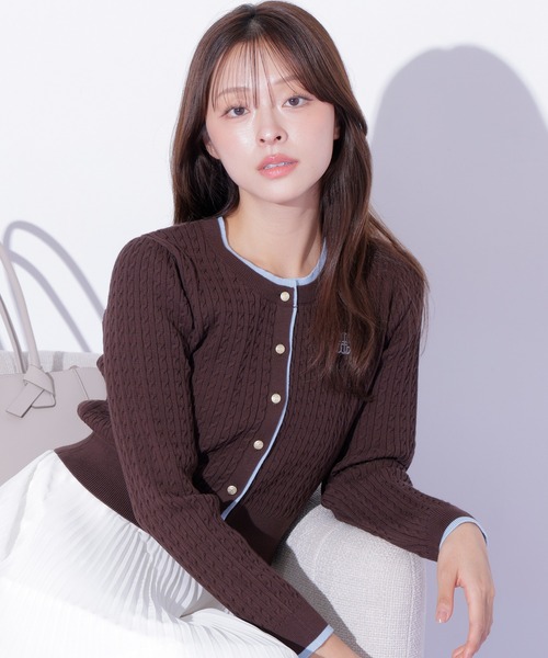 JILL by JILL STUART(ジルバイジルスチュアート)の「ミニケーブルカーディガン(ニット/セーター・レディース・ブラウン/レッド/ホワイト/ネイビー・FREE)」の17枚目の写真