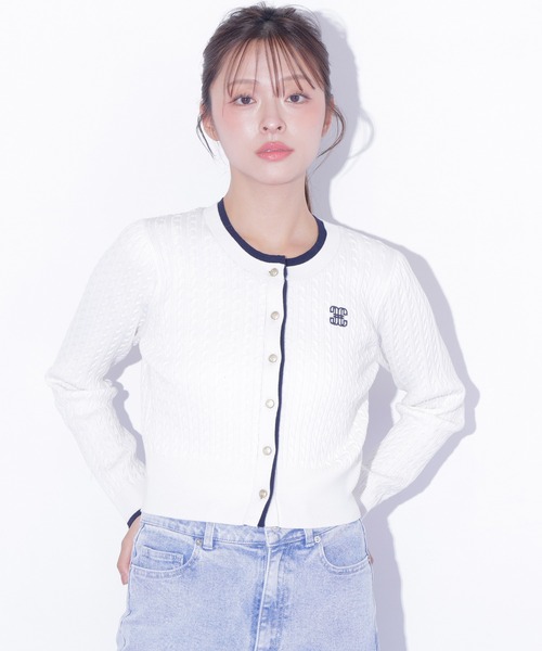 JILL by JILL STUART(ジルバイジルスチュアート)の「ミニケーブルカーディガン(ニット/セーター・レディース・ブラウン/レッド/ホワイト/ネイビー・FREE)」の9枚目の写真
