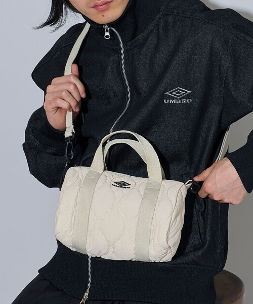UMBRO（アンブロ）の「UMBRO/アンブロ SP PADDED BOSTON MINI BAG/別注 パデット ミニボストンバッグ（ショルダーバッグ・メンズ・オフホワイト/ブラック/チェック・ONE SIZE）」の2枚目の写真
