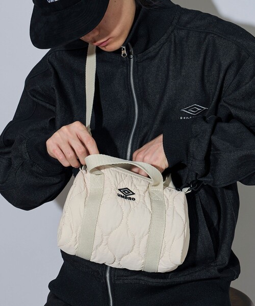 UMBRO（アンブロ）の「UMBRO/アンブロ SP PADDED BOSTON MINI BAG/別注 パデット ミニボストンバッグ（ショルダーバッグ・メンズ・オフホワイト/ブラック/チェック・ONE SIZE）」の4枚目の写真