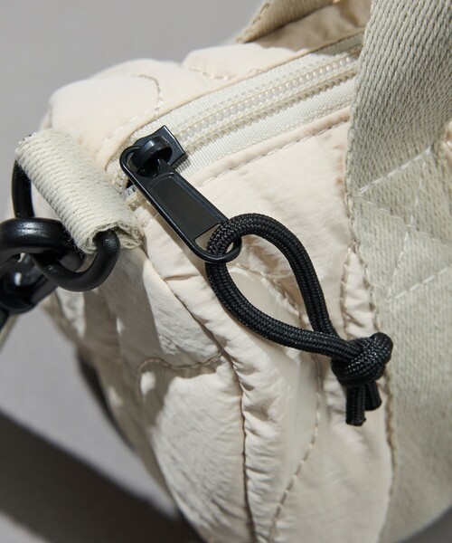 UMBRO（アンブロ）の「UMBRO/アンブロ SP PADDED BOSTON MINI BAG/別注 パデット ミニボストンバッグ（ショルダーバッグ・メンズ・オフホワイト/ブラック/チェック・ONE SIZE）」の8枚目の写真